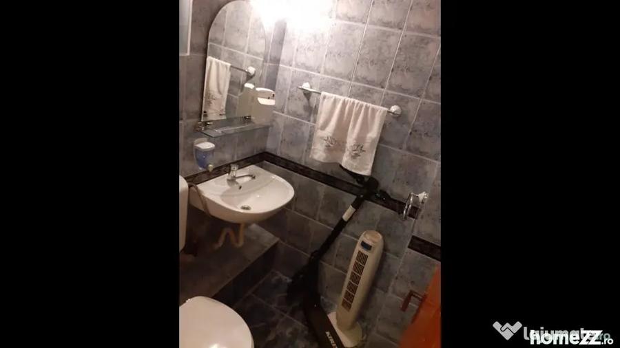 Apartament cu 3 camere decomandat în Nerva Traian