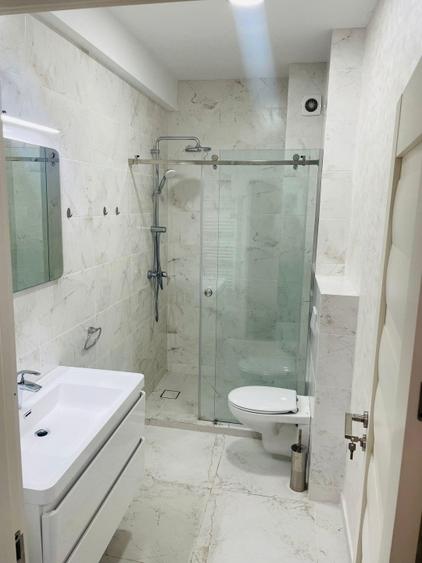 Apartament cu 4 camere decomandat, mobilat în Central