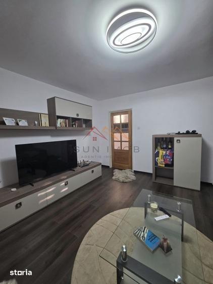 Apartament 3 camere, central, renovat recent, zona linistita, Campina - 1