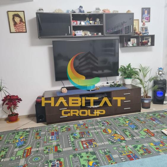 Duplex cu 7 camere cu Canalizare în Est