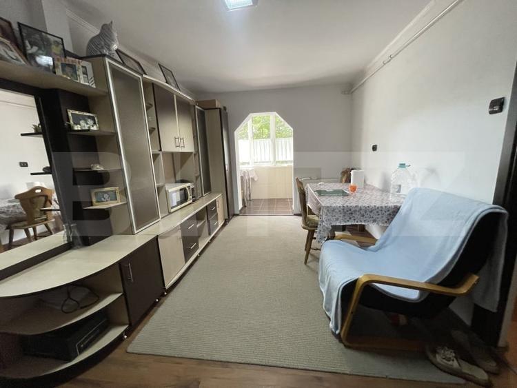 Apartament cu 3 camere decomandat, mobilat în Sud