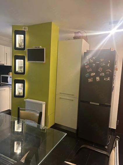 Apartament cu 3 camere decomandat, mobilat în Lunei