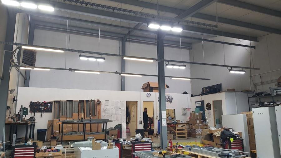 Spațiu industrial, de 200 mp, în Periferie