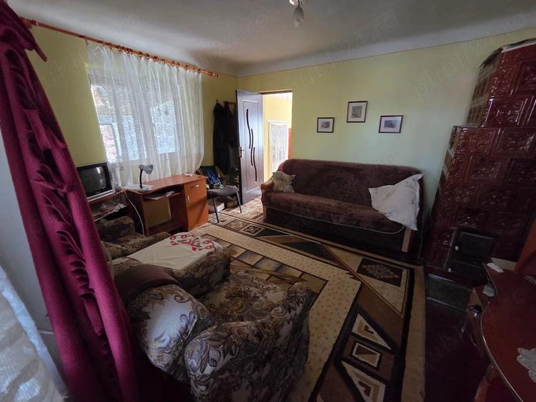 Casă cu 3 camere cu Teren 2000 Mp în Deleni