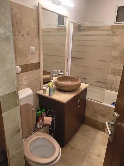 Apartament cu 3 camere decomandat, mobilat în Între Lacuri