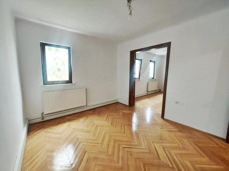 Apartament cu 3 camere decomandat în Primăverii