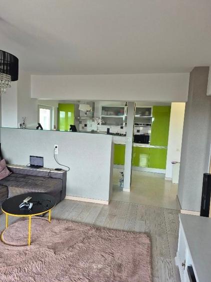 Apartament cu 2 camere decomandat în Drumul Taberei