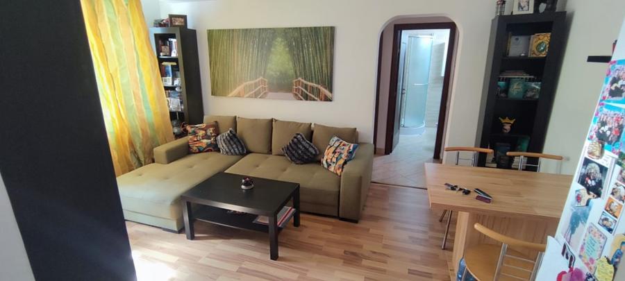 Apartament cu 3 camere decomandat, mobilat în City Park Mall