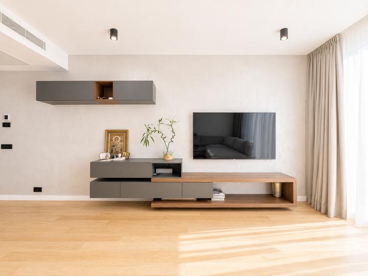 Apartament cu 3 camere semidecomandat în Herăstrău