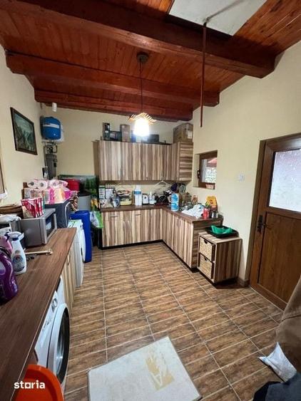 Casă cu 4 camere cu Teren 1300 Mp în Groși