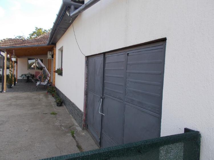 Casă individuală cu 5 camere cu Teren 1159 Mp în Utvin