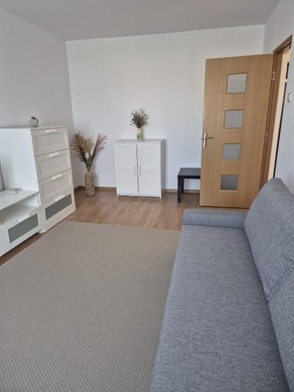 Apartament cu 2 camere decomandat, mobilat în Berceni