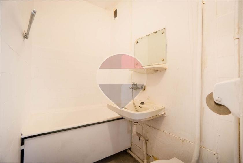 Apartament cu 2 camere semidecomandat în Florilor