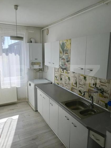 Apartament cu 2 camere 52 mp. semidecomandat, cu loc de parcare - 1
