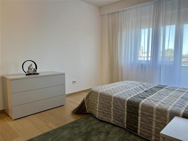 Apartament cu 3 camere decomandat, mobilat în Dorobanți