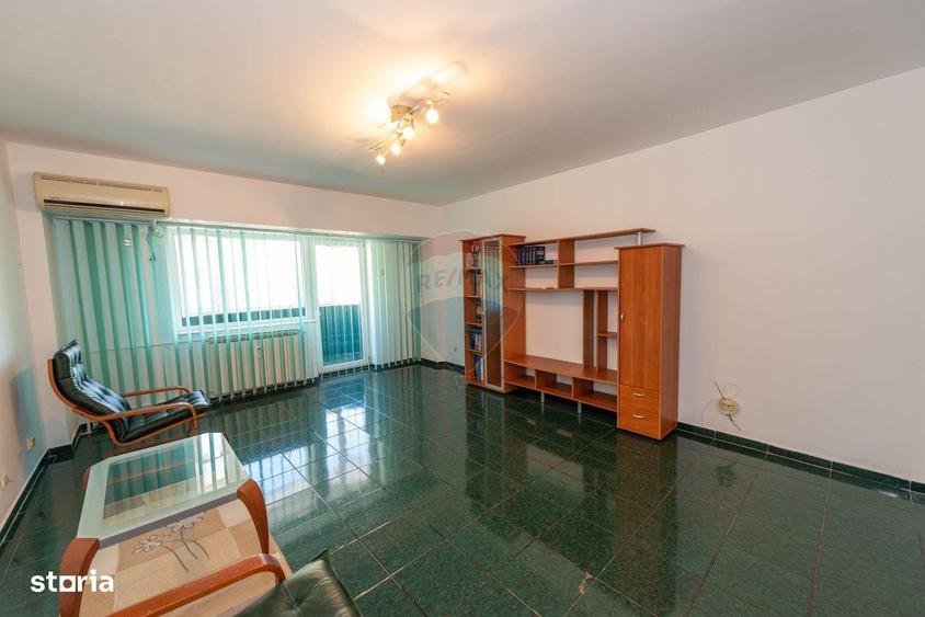 Apartament cu 3 camere, mobilat în Decebal