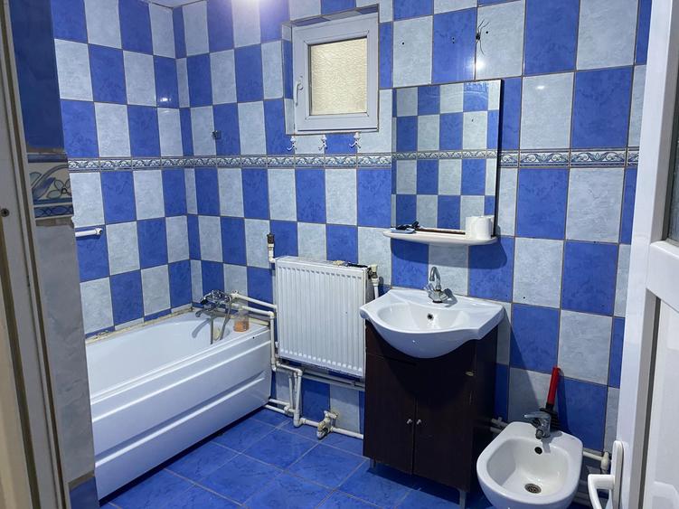 Casă individuală cu 4 camere cu Canalizare în Lumina