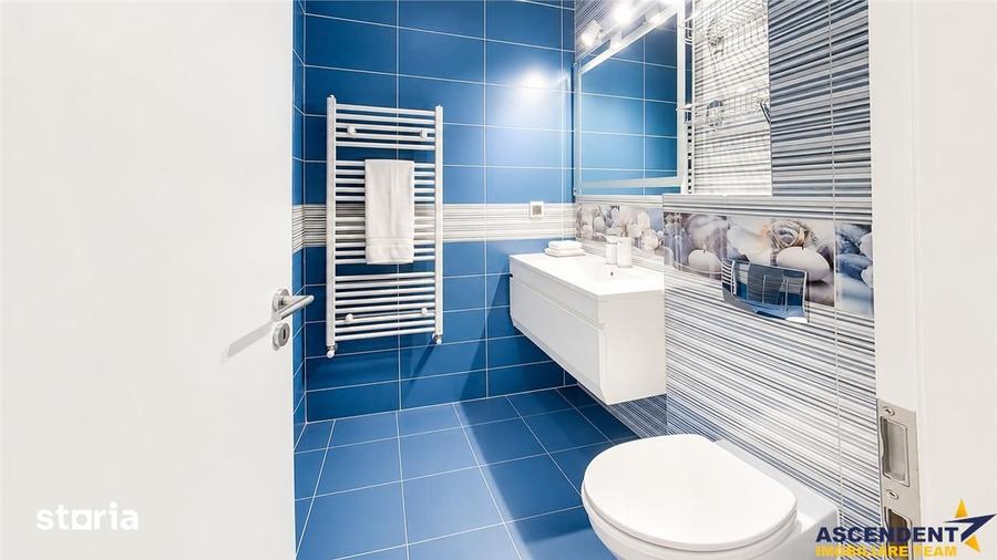Apartament cu 3 camere decomandat în Tractorul