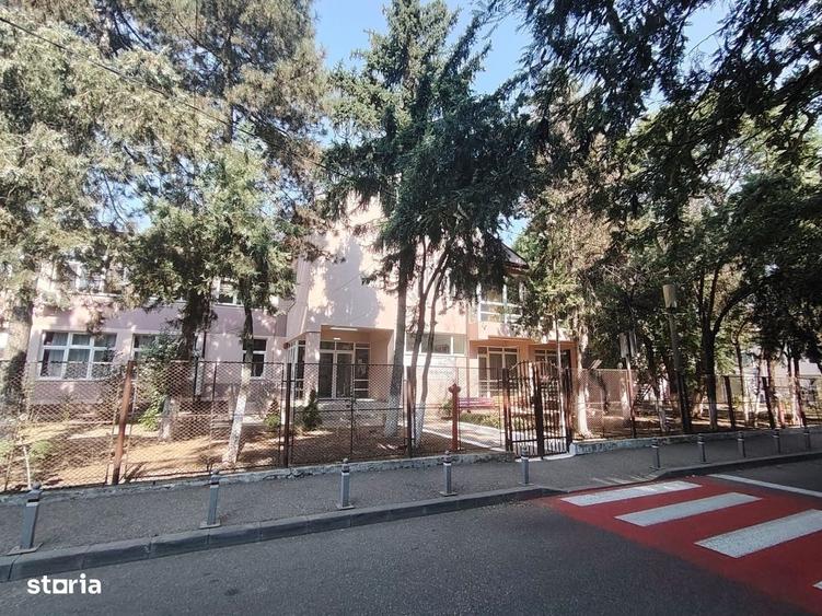 Apartament cu 3 camere decomandat în Aleea Trandafirilor