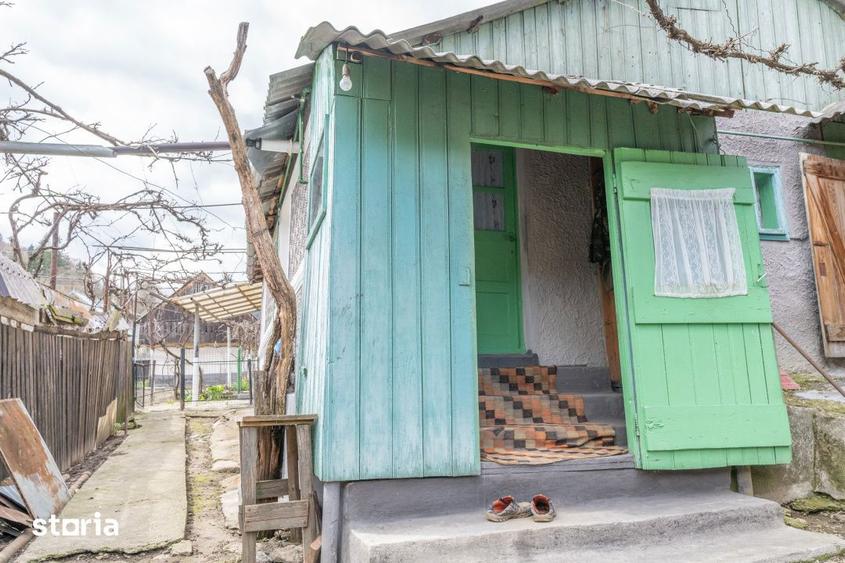 Casă cu 5 camere cu Garaj în Zemeș