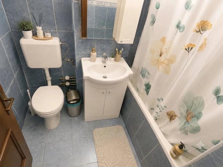 Apartament cu 3 camere decomandat în Colentina