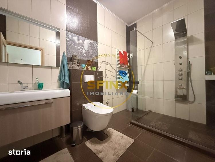 Casă cu 8 camere cu Teren 750 Mp în Găneasa