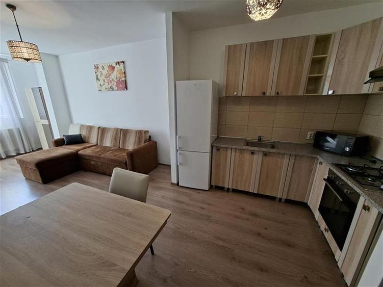Apartament cu 2 camere circular, mobilat în Iris