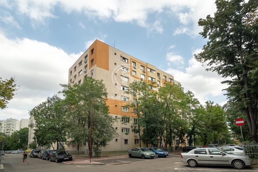 Apartament cu 3 camere decomandat, mobilat în Dristor
