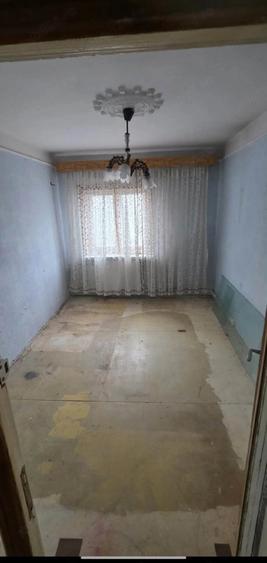 Apartament cu 3 camere decomandat în Gară