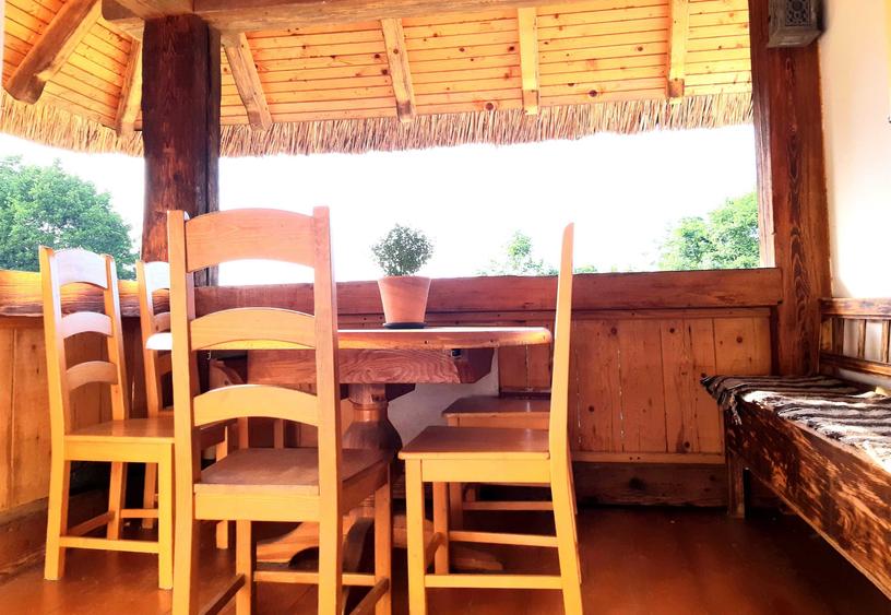 Casă cu 4 camere în Sălicea