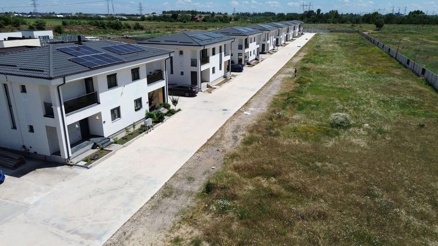 Duplex cu 5 camere cu Canalizare în Clinceni