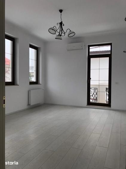 Casă cu 6 camere cu Teren 400 Mp în Central