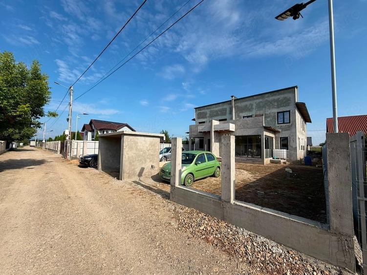 Casă cu Teren 250 Mp în Central