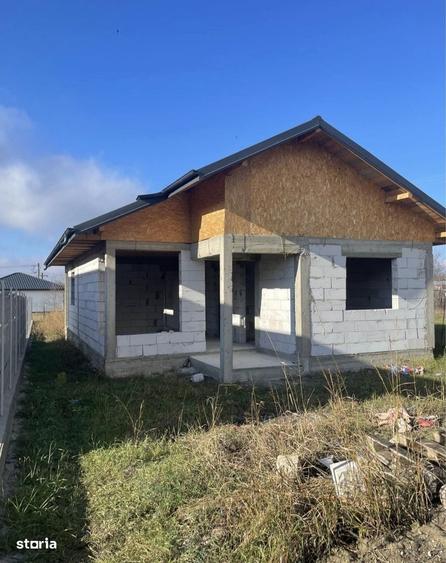 Casă cu 3 camere în Moimești