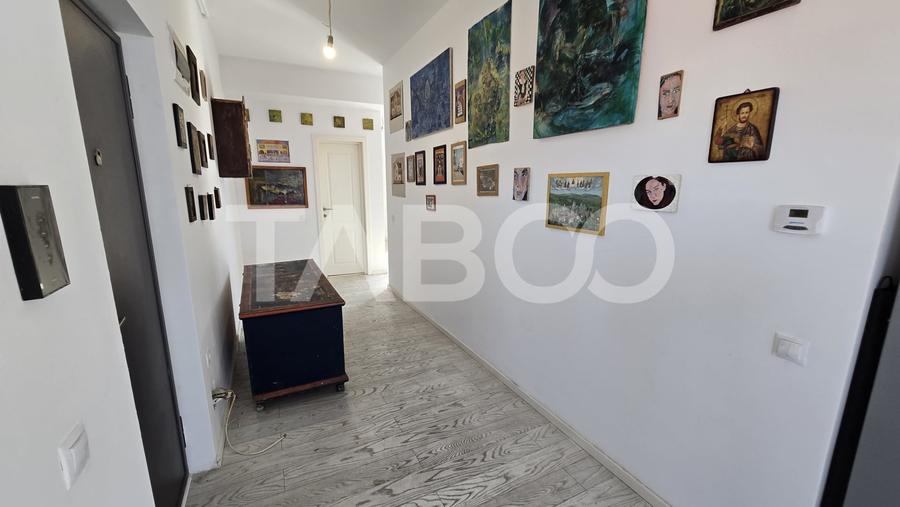 Apartament cu 3 camere decomandat, mobilat în Piața Cluj
