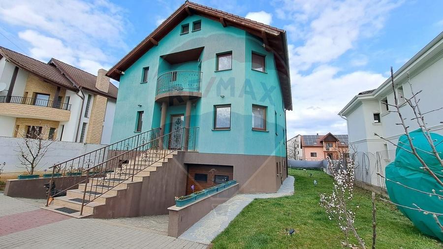 Casă cu 5 camere cu Teren 520 Mp în Cetate