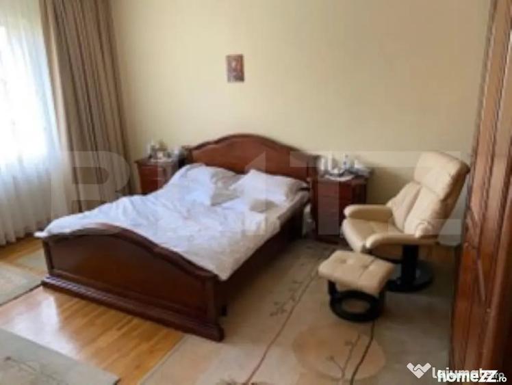 Casă cu 3 camere cu Teren 1445 Mp în Central