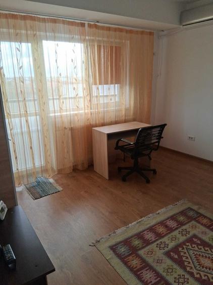 Garsonieră decomandată în Central