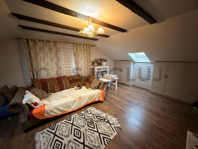 Apartament cu 4 camere semidecomandat, mobilat în Gruia