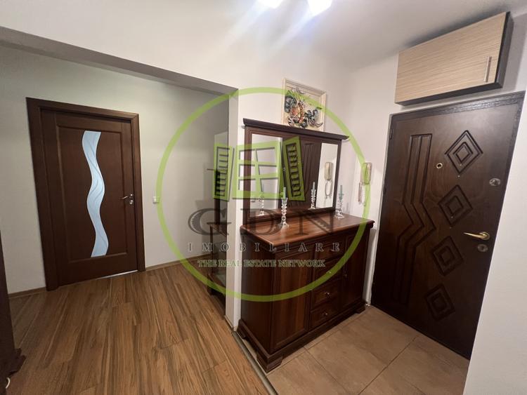 Apartament cu 4 camere decomandat în 1 Mai