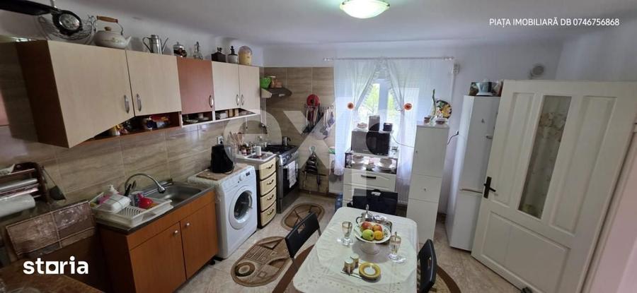 Casă cu 4 camere cu Teren 1145 Mp în