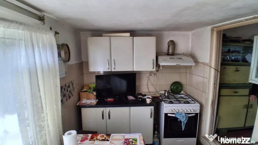 Casă cu 4 camere cu Teren 1600 Mp în Central