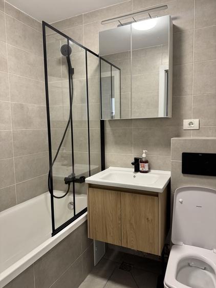 Apartament cu 3 camere decomandat în Exterior Vest