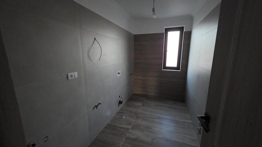 Casă individuală cu 3 camere cu Canalizare în Sânandrei