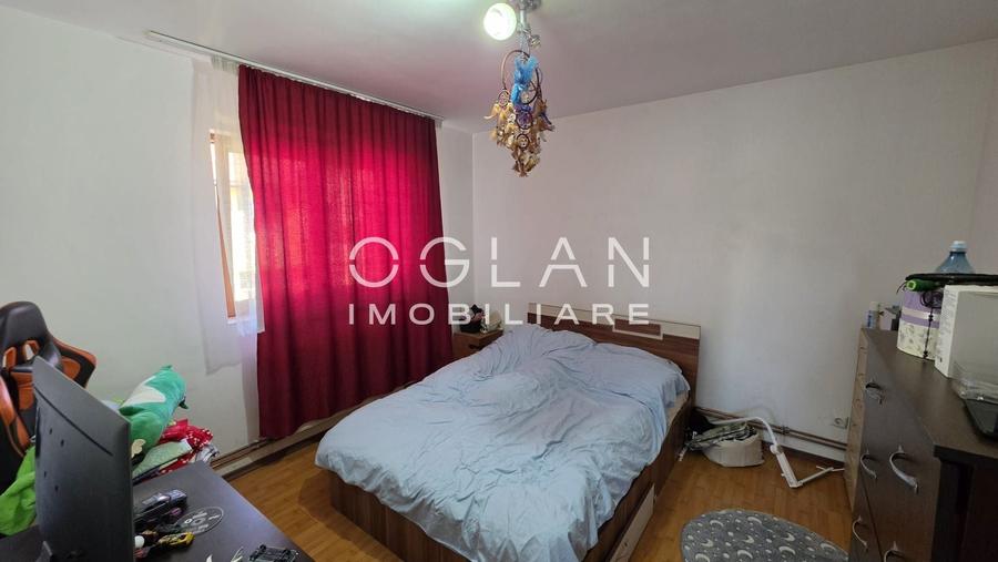 Apartament cu 3 camere decomandat, mobilat în Cedonia