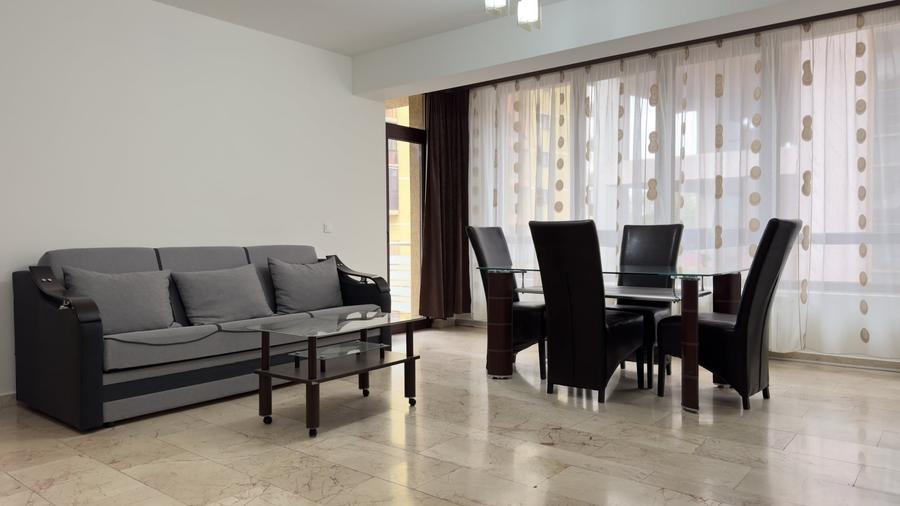 Apartament cu 2 camere semidecomandat, mobilat în Central