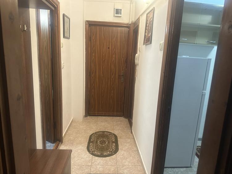 Garsonieră decomandată în Uverturii