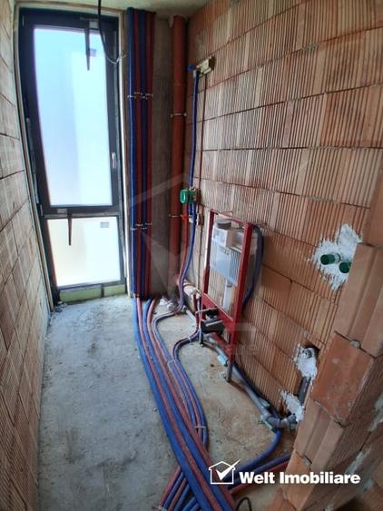 Casă individuală cu 7 camere cu Canalizare în Dâmbul Rotund