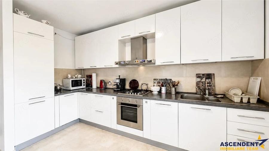 Apartament cu 3 camere decomandat în Centrul Civic