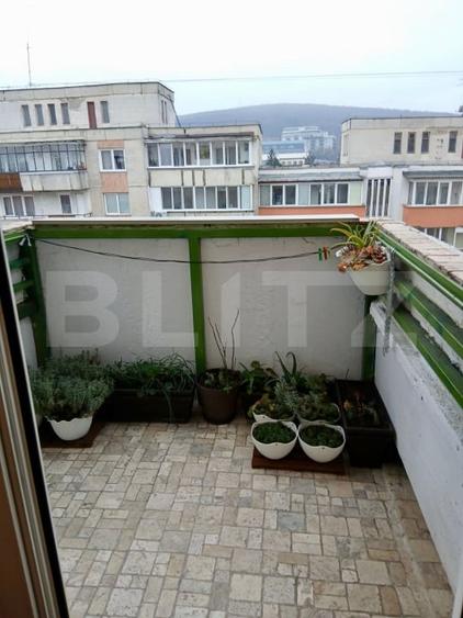 Apartament cu 3 camere decomandat, mobilat în Tudor